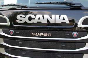 В Україні передали партію новеньких тягачів Scania