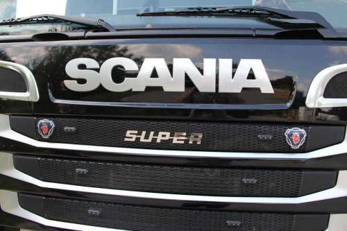 В Україні передали партію новеньких тягачів Scania