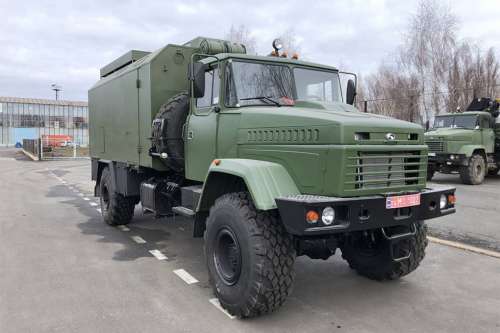 На шасі КрАЗ встановили броньований кузов-фургон для військових
