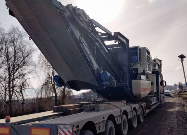 В Україні зупинили вантажівку із перевантаженням на 42 тонни