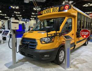 Ford побудував електричний шкільний автобус на базі E-Transit