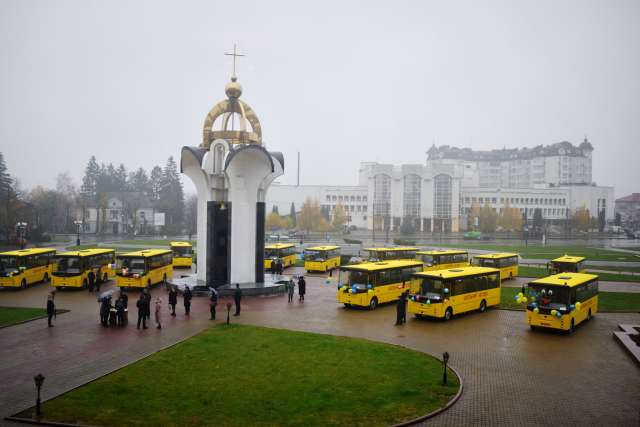«Богдан Моторс» передав для шкіл Волині 15 шкільних автобусів «Богдан А22412»