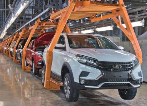 Виробництво автомобілів в росії знизилось на 77%