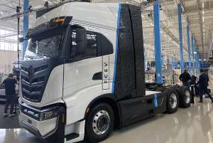 IVECO працює над водневою вантажівкою для міжміських перевезень