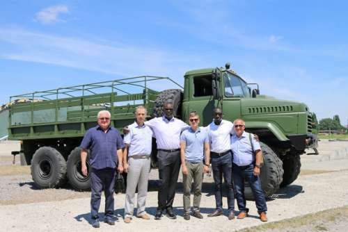 В Африці зацікавились українськими вантажівками КрАЗ