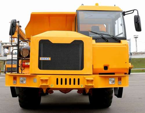 «БелАЗ» представив 25-тонний самоскид підвищеної прохідності