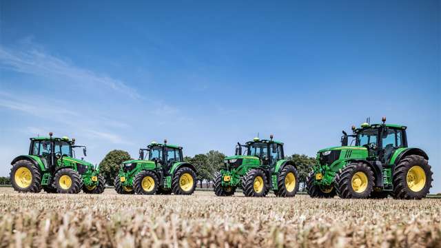 John Deere представила нову серію тракторів