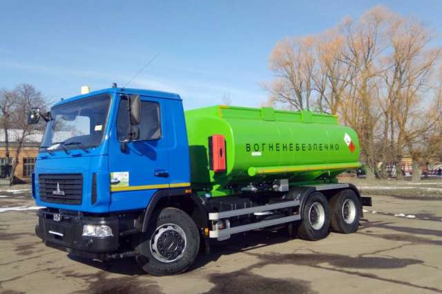 Український завод запустив серійне виробництво паливозаправників на базі МАЗ
