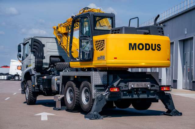 В Україні виготовили колісний екскаватор на базі Volvo