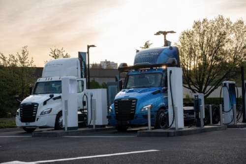 Daimler Truck представив автономний магістральний тягач