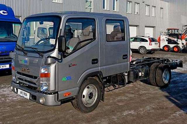 В Украине впервые представят грузовик JAC с 2-рядной кабиной