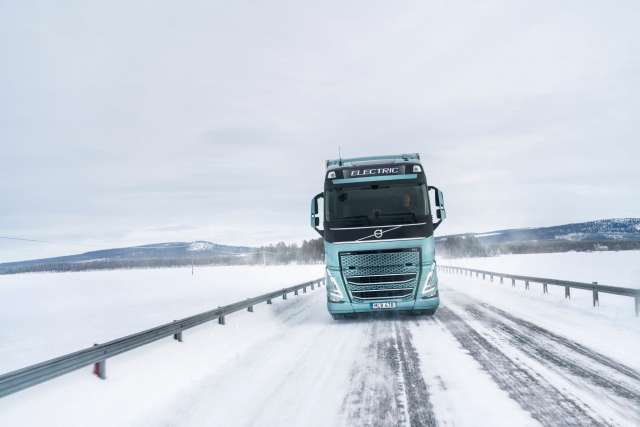 Електровантажівки Volvo успішно пройшли випробування в екстремальних зимових умовах