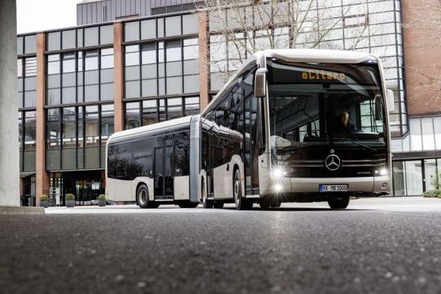 Mercedes-Benz випустив перший електробус з інноваційними акумуляторами. ФОТО