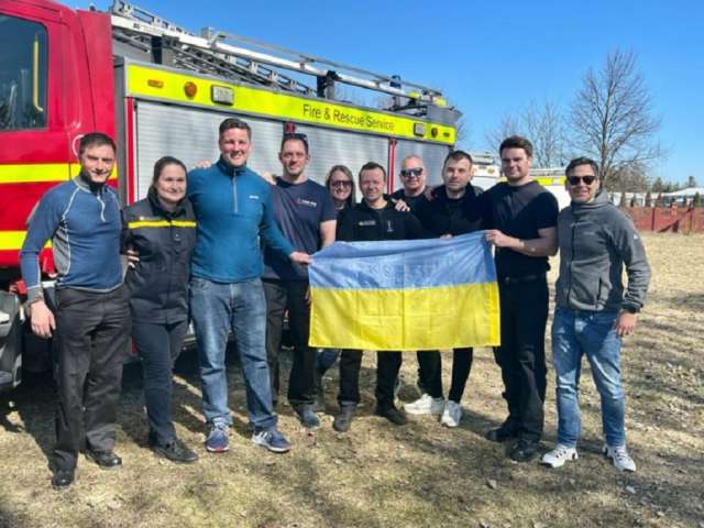Житомир та Полтава отримають 15 пожежних автомобілів із Великобританії