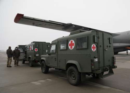 Латвія передала ЗС України медичні бронеавтомобілі