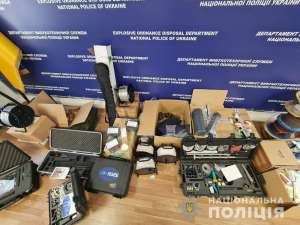 Британські вибухотехніки передали спецобладнання  колегам з України